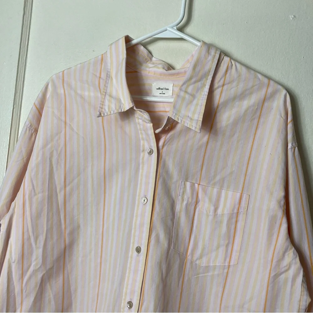 Aritzia Wilfred free barlowe relaxed button down shirt apricot S oversized NWT - Picture 3 of 9